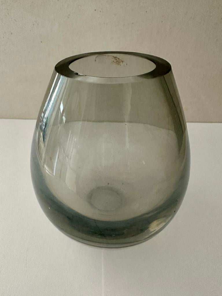 Vaas mogelijk Holmegaard Drop- Per Lütken - Rookgrijs, Overige kleuren, Ophalen of Verzenden, Minder dan 50 cm, Glas
