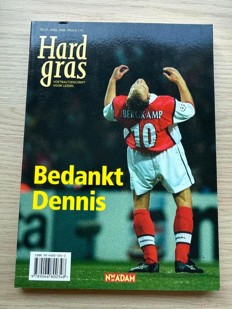 Voetbalboek- Hard Gras - Dennis Bergkamp, Boeken, Ophalen of Verzenden, Zo goed als nieuw