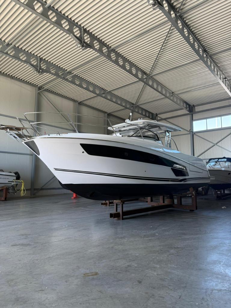 Jeanneau Cap Camarat 12.5 WA - *<10 uur gevaren*, Watersport en Boten, Speedboten, Ophalen, 6 meter of meer, Zo goed als nieuw