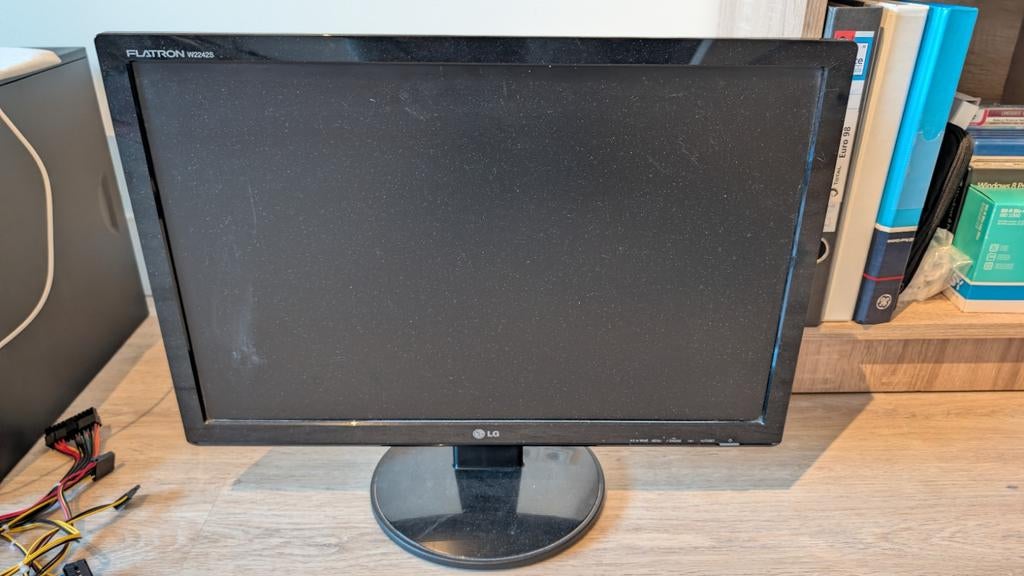 LG Flatron W2242S, Gebruikt, Ophalen of Verzenden, Overige typen, VGA