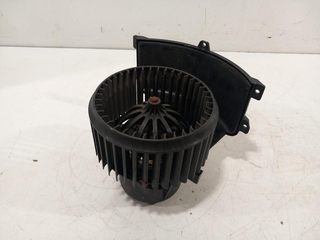 Kachel ventilator motor Volkswagen Transporter, Onderdelen@venauto.nl, Van der Ven Autorecycling B.V., Gebruikt, Ettenseweg 76, 4706 PB Roosendaal, The Netherlands