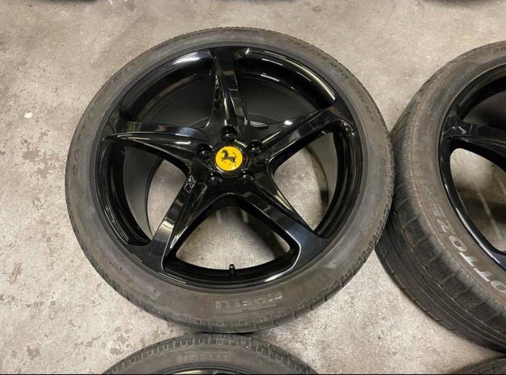 ✅ Originele 20 Inch Ferrari Velgen 458 FF Italia Spider GTB, Ophalen, Gebruikt, Banden en Velgen, Winterbanden