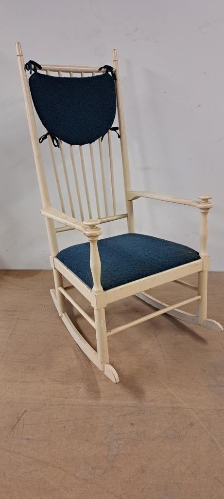Vinted schommelstoel originaal zweden, Antiek en Kunst, Antiek | Meubels | Stoelen en Banken, Ophalen