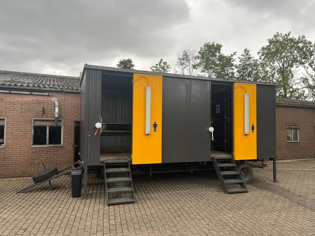 Mobiele WC wagen te koop, Doe-het-zelf en Verbouw, Bouwketen en Schaftketen, Ophalen, Gebruikt