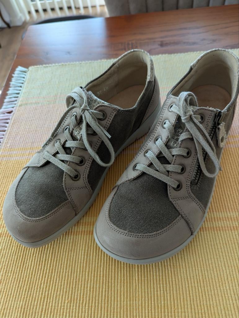 Helvesko sneakers, comfort, maat 38. Zwitsers merk., Kleding | Dames, Helvesko, Beige, Ophalen of Verzenden, Sneakers of Gympen