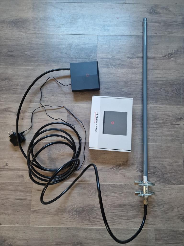 Bobcat miner 300 + antenne, Ophalen, Gebruikt