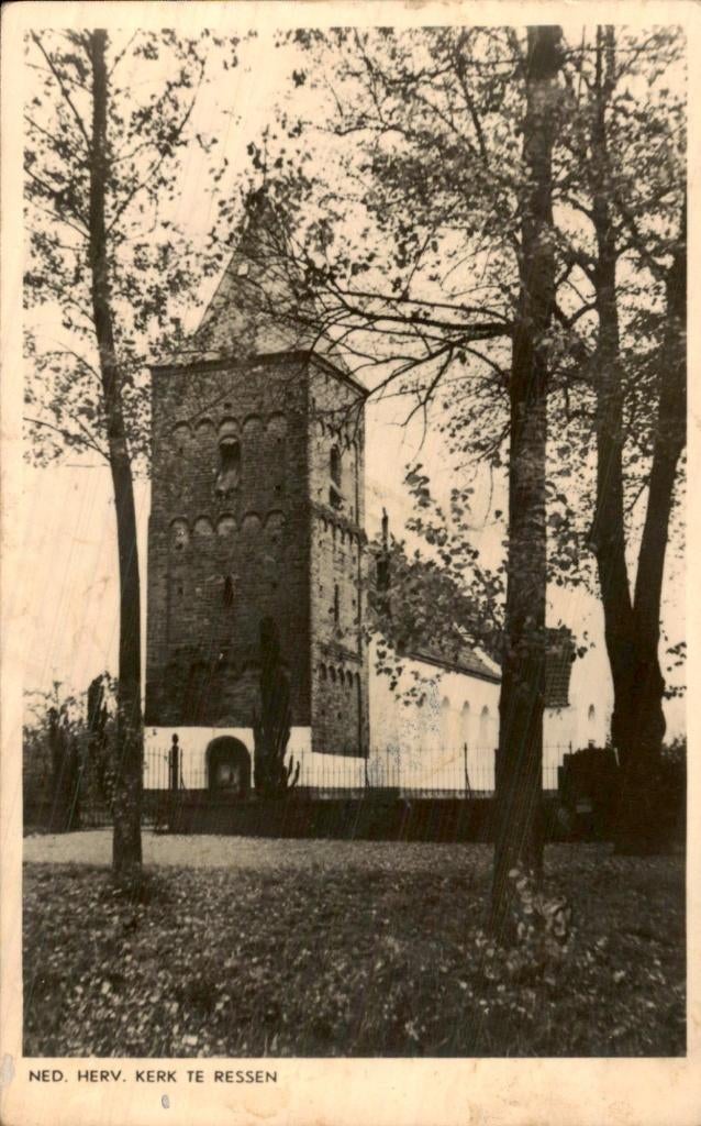 Ressen - Ned. Herv. Kerk - 12de eeuw, Verzamelen, Ansichtkaarten | Nederland, Ongelopen, Gelderland, 1920 tot 1940, Ophalen of Verzenden