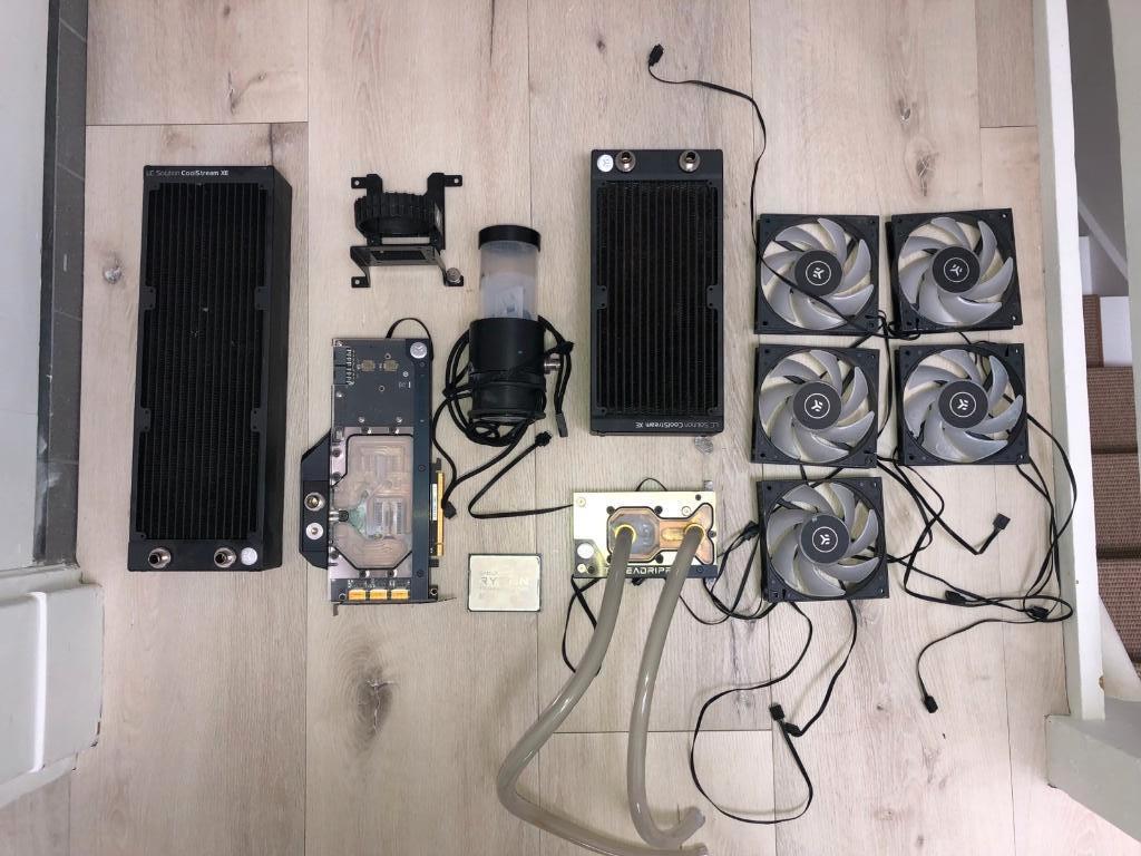 EKWB Custom Loop Vega64 + Ryzen1950 €399 VB! (5 fans), Computers en Software, Computerkoelers, Gebruikt, Waterkoeling, Ophalen of Verzenden