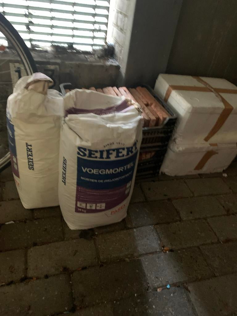 Oude Baksteenstrips (+100 jaar) met Voegmortel, Ophalen, Gebruikt, Bakstenen