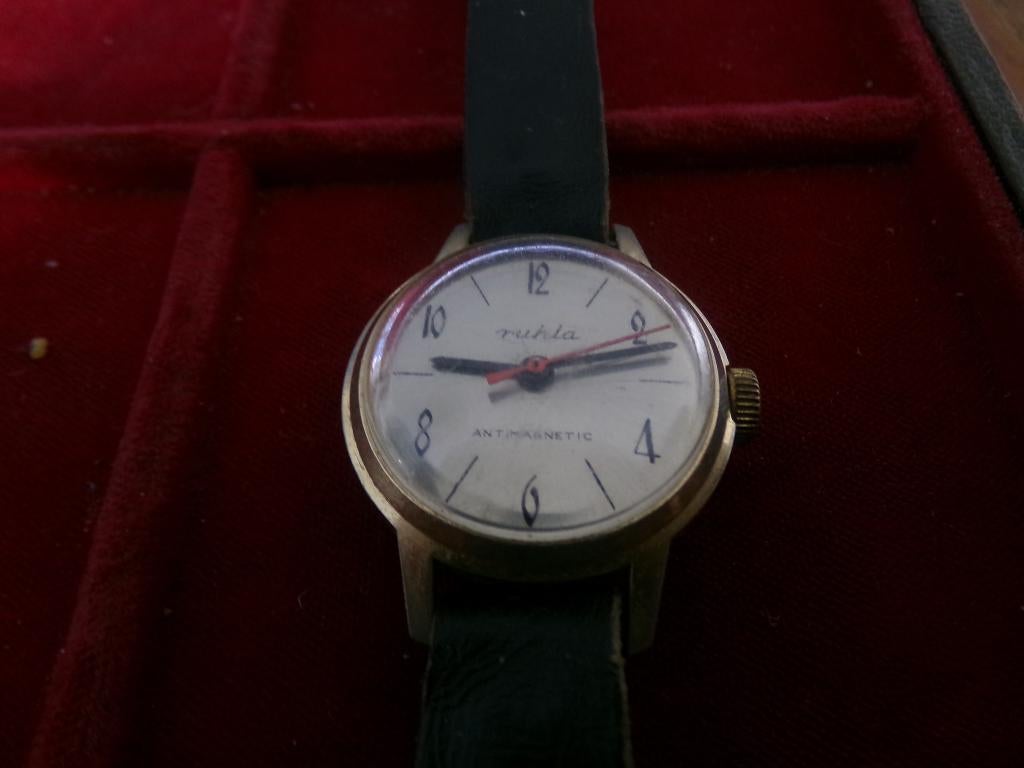 Horloge - Ruhla - Antimagnetic - 24-00 - Made in GDR, Ophalen of Verzenden, Gebruikt