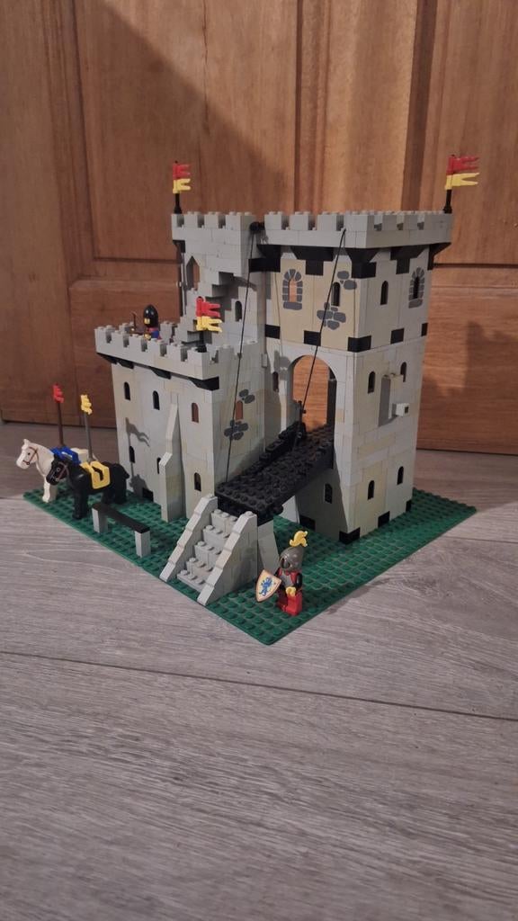 Lego Kasteel - Alternatieve bouw van lego set 6080., Kinderen en Baby's, Speelgoed | Duplo en Lego, Ophalen, Gebruikt, Complete set