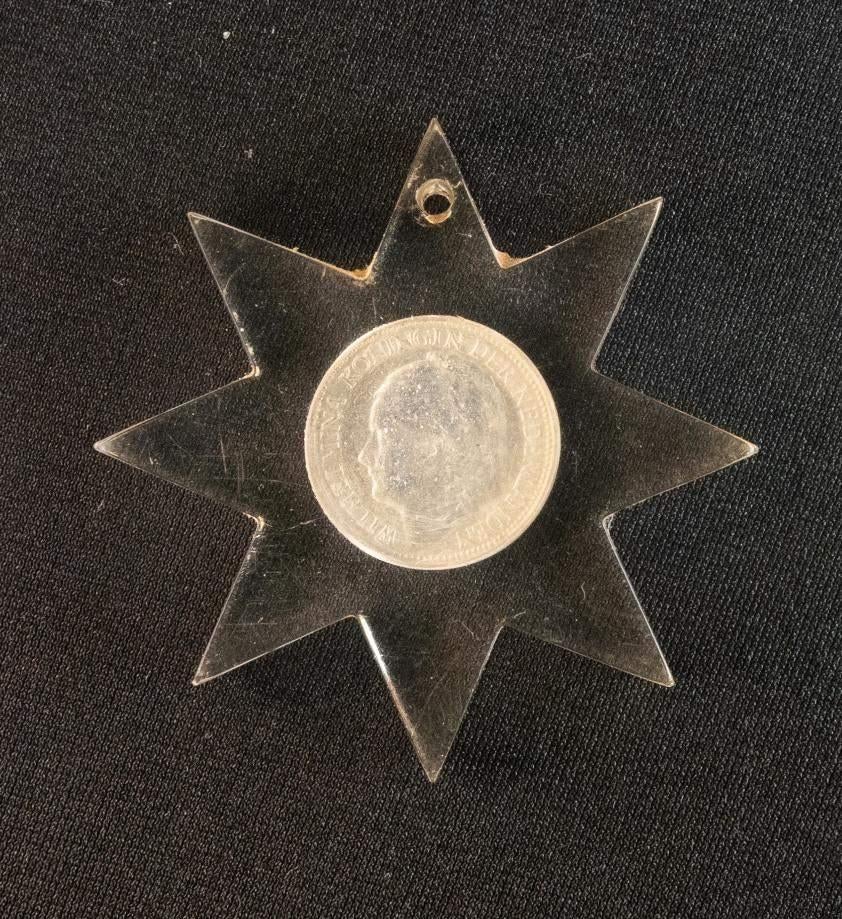 Hanger ketting 10 cent 1941 Wilhelmina opgestoken haar in, Ophalen of Verzenden, Zilver, Nederland