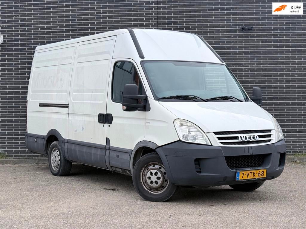 Iveco Daily 35S12V 330 H2, Achterwielaandrijving, Gebruikt, Iveco, 116 pk