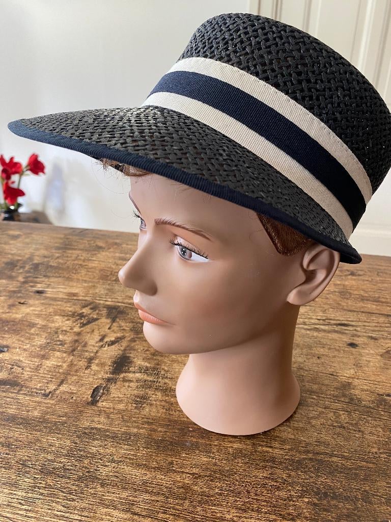 Hoed - blauw natuurstro - klep - band wit/blauw gestreept, Kleding | Dames, Hoeden en Petten, Ophalen of Verzenden, Zo goed als nieuw