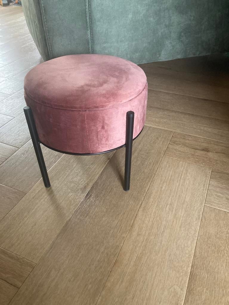 Mooi fluwelen krukje, Huis en Inrichting, Krukjes, Ophalen of Verzenden, Zo goed als nieuw, Kunststof