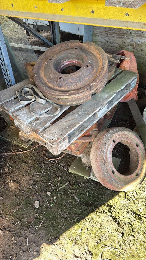 Wielgewichten volvo bm, Ophalen