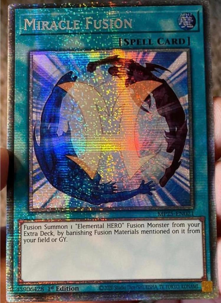 Yu-Gi-Oh! Miracle Fusion MP25 1st Ed Starlight Rare !, Ophalen of Verzenden, Zo goed als nieuw, Losse kaart, Foil