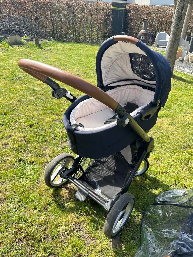 Mutsy Evo Kinderwagen met reiswieg en regenhoes, Kinderen en Baby's, Kinderwagens en Combinaties, Gebruikt, Met reiswieg, Mutsy