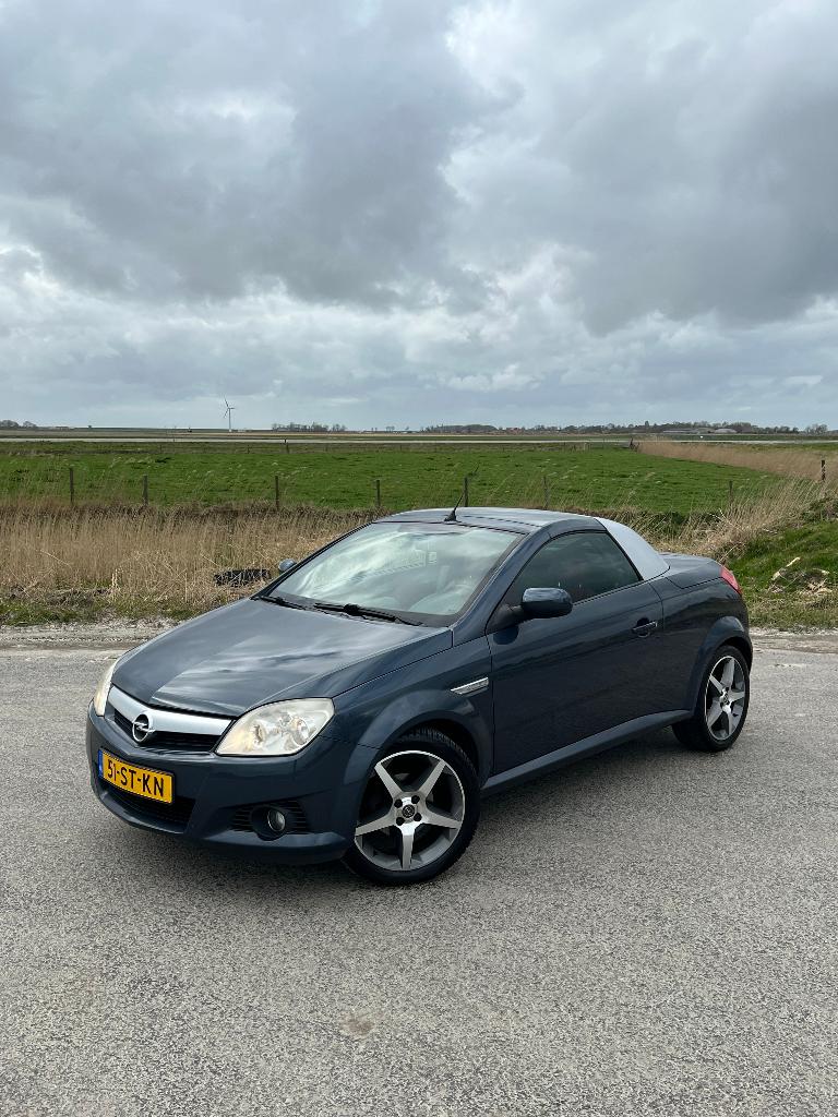 Opel Tigra 1.8 16V Twintop 2006 Grijs, Auto's, 125 pk, 4 cilinders, 1796 cc, Overige kleuren