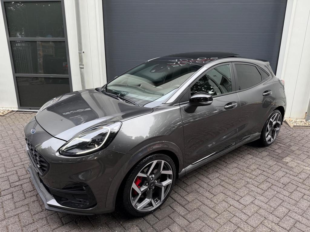 Ford Puma 1.5 EcoBoost ST X Performance Pack 200 Pk Panorama, Adaptive Cruise Control, 15 km/l, Zwart, 4 cilinders