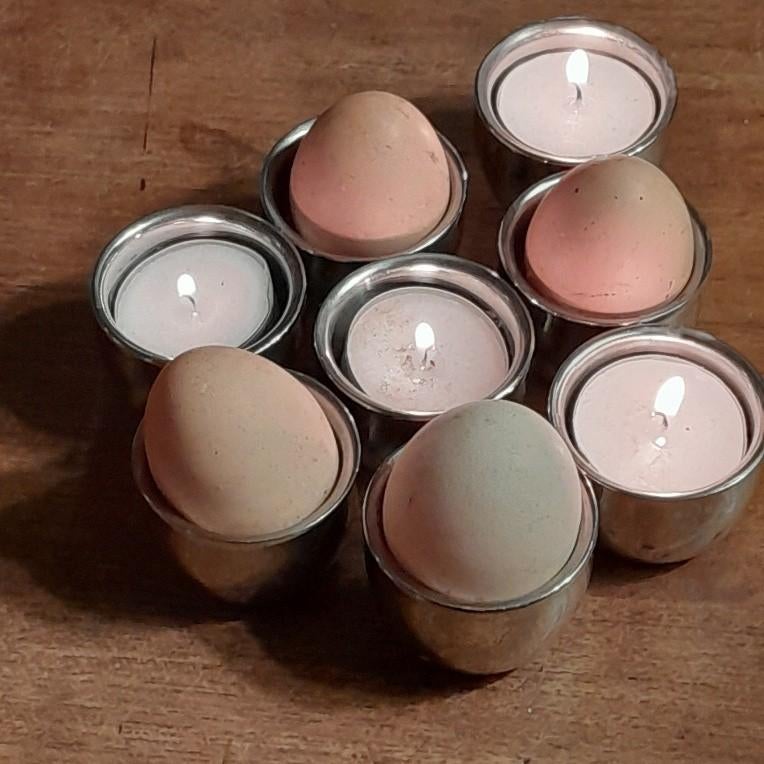 8 metalen eierdoppen/houders voor waxinelicht, Gebruikt, Ophalen of Verzenden, Metaal, Kandelaar