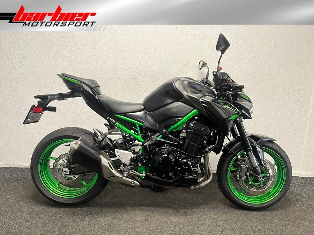 Kawasaki Z900 (bj 2023) 6,960 km