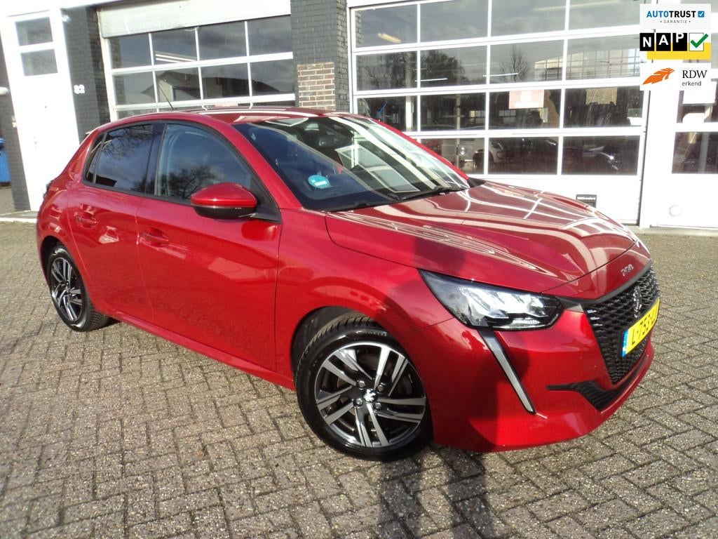 Peugeot 208 1.2 PureTech Blue Lease Allure Camera Stoelverwa, Voorwielaandrijving, Gebruikt, Origineel Nederlands, Handgeschakeld