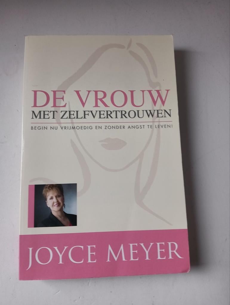 Joyce Meyer - De Vrouw met zelfvertrouwen, Joyce Meyer, Ophalen of Verzenden, Zo goed als nieuw, Mode algemeen