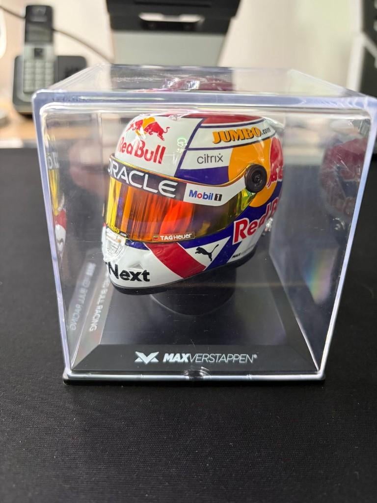 Officieel Max Verstappen 1:4 Schaalmodel Helm, Verzamelen, Automerken, Motoren en Formule 1, Ophalen, Nieuw, Formule 1