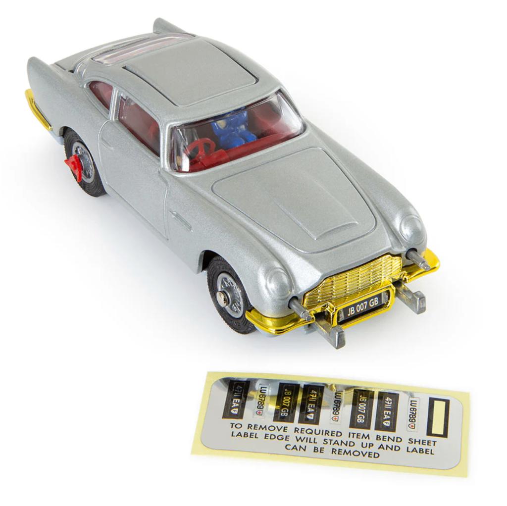 J Bond Aston Martin ZILVER gouden grill Corgi NEW 1/43 R 270, Verzenden, Nieuw, Auto, Corgi