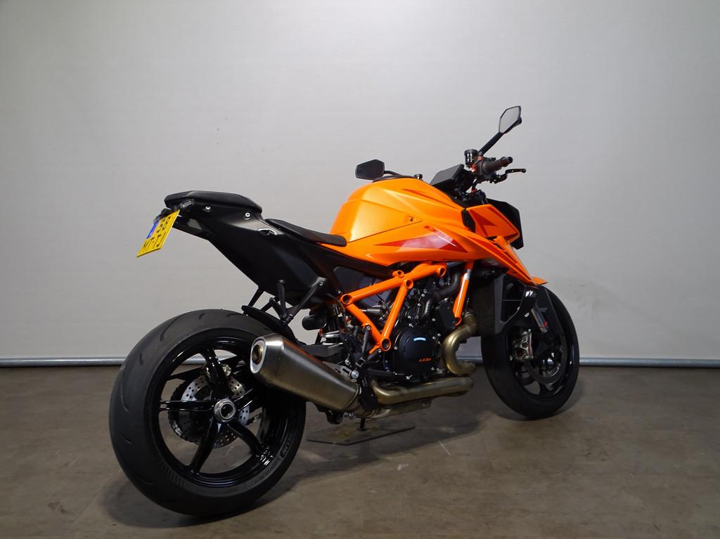 KTM 1390 SUPERDUKE R - foto 3