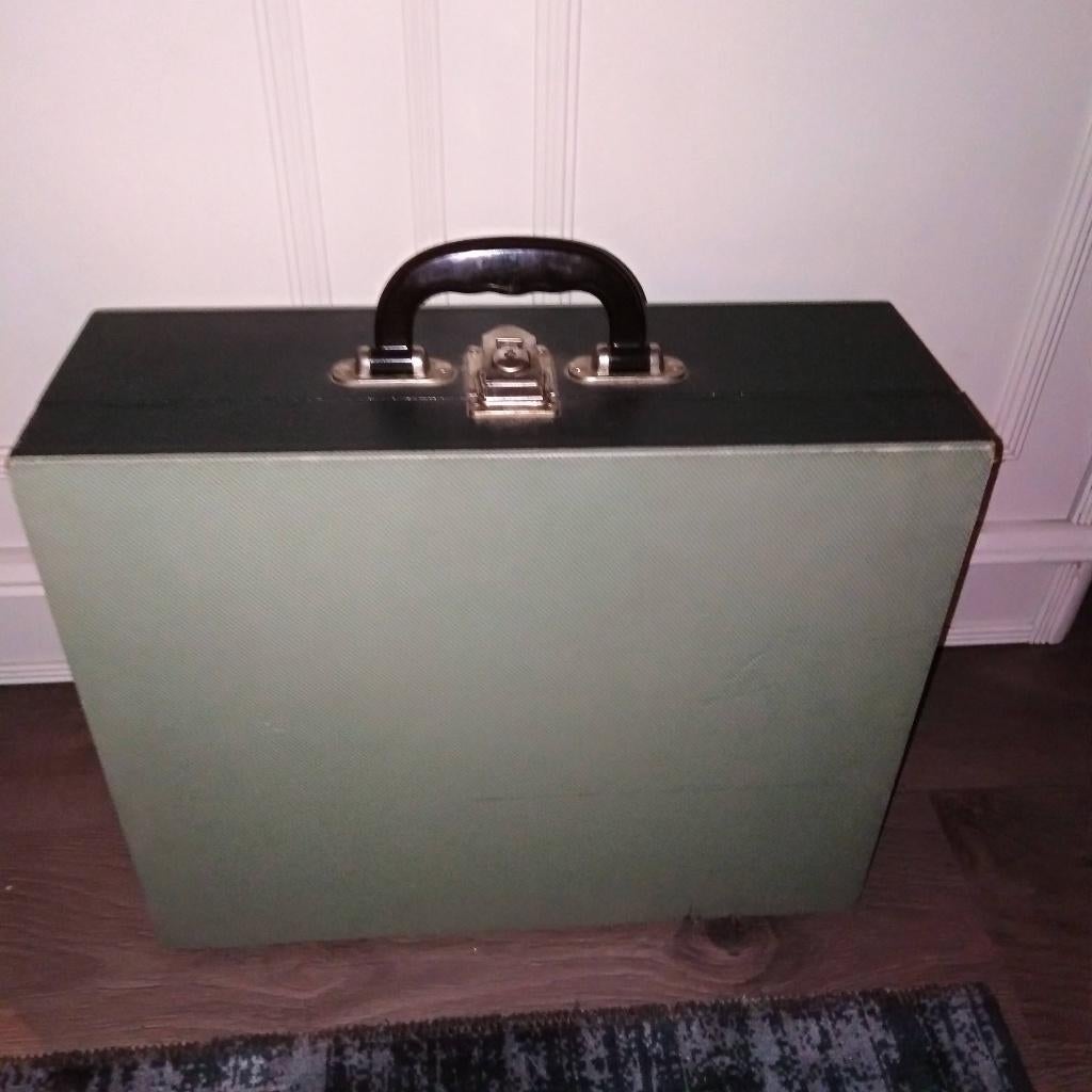 Oud koffertje voor bv mappen of lp's op te bergen, Verzamelen, Retro, Ophalen, Huis en Inrichting