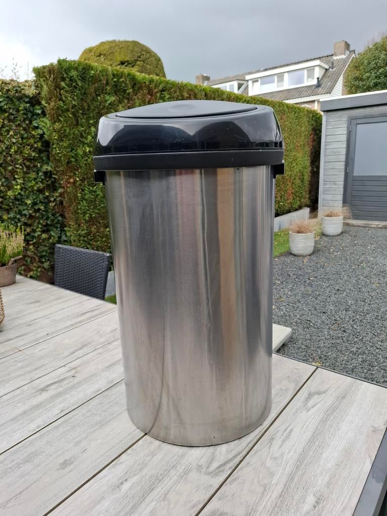 Brabantia prullenbak 60 Liter (touch bin) Rvs/Zwart, Huis en Inrichting, Woonaccessoires | Prullenbakken, 40 liter of meer, Ophalen