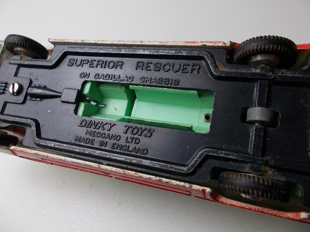 1967 Dinky Toys 267 SUPERIOR RESCUER ON CADILLAC CHASSIS., Ophalen of Verzenden, Gebruikt, Auto, Dinky Toys