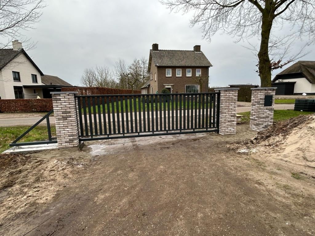 Moderne schuifpoort 'Sydney' in 4 / 5 en 6 meter doorgang!, Tuin en Terras, Met poort, Nieuw, IJzer, Spijlenhekwerk