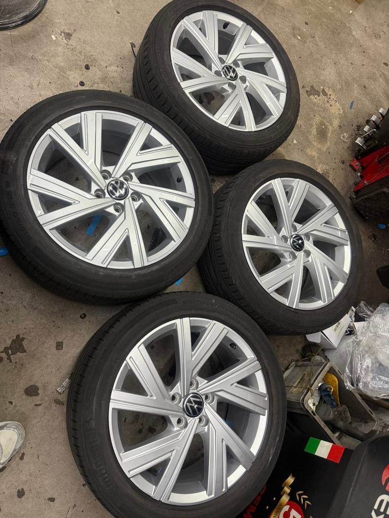 Volkswagen golf 18 inch bergamo R velgen troc touran caddy, 18 inch, Banden en Velgen, Ophalen of Verzenden, Personenwagen