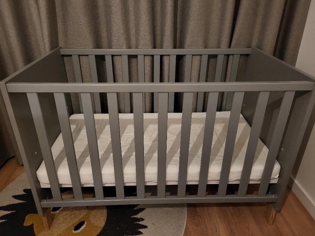 Babykamer grijs, Kinderen en Baby's, Kinderkamer | Complete kinderkamers, Ophalen, Zo goed als nieuw, Jongetje of Meisje