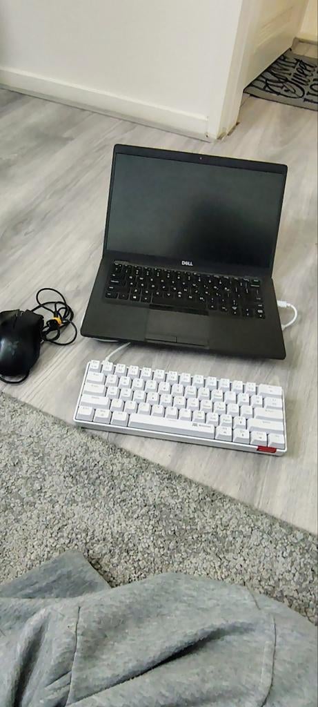 Dell Latitude 5401 Laptop - prijs kan lager, heeft ssd nodig, Computers en Software, Ophalen, Met videokaart, 2 tot 3 Ghz, Qwerty