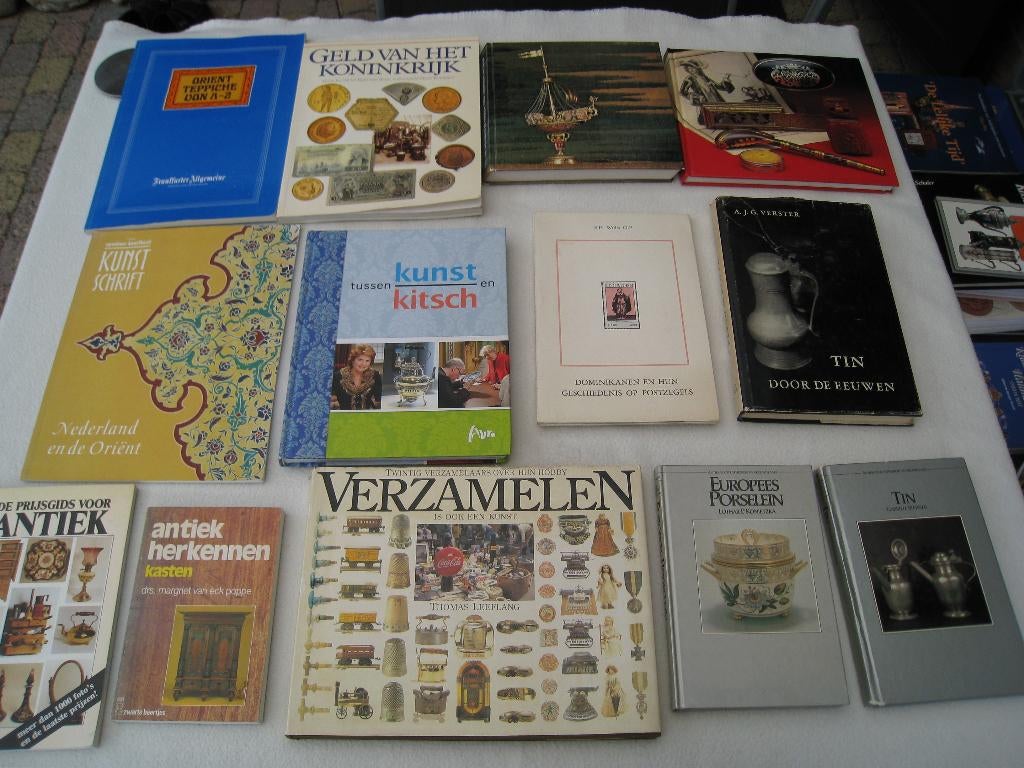 BOEKEN ; ANTIEK - KUNST - VEILING - TIN - PORSELEIN T.E.A.B., Ophalen