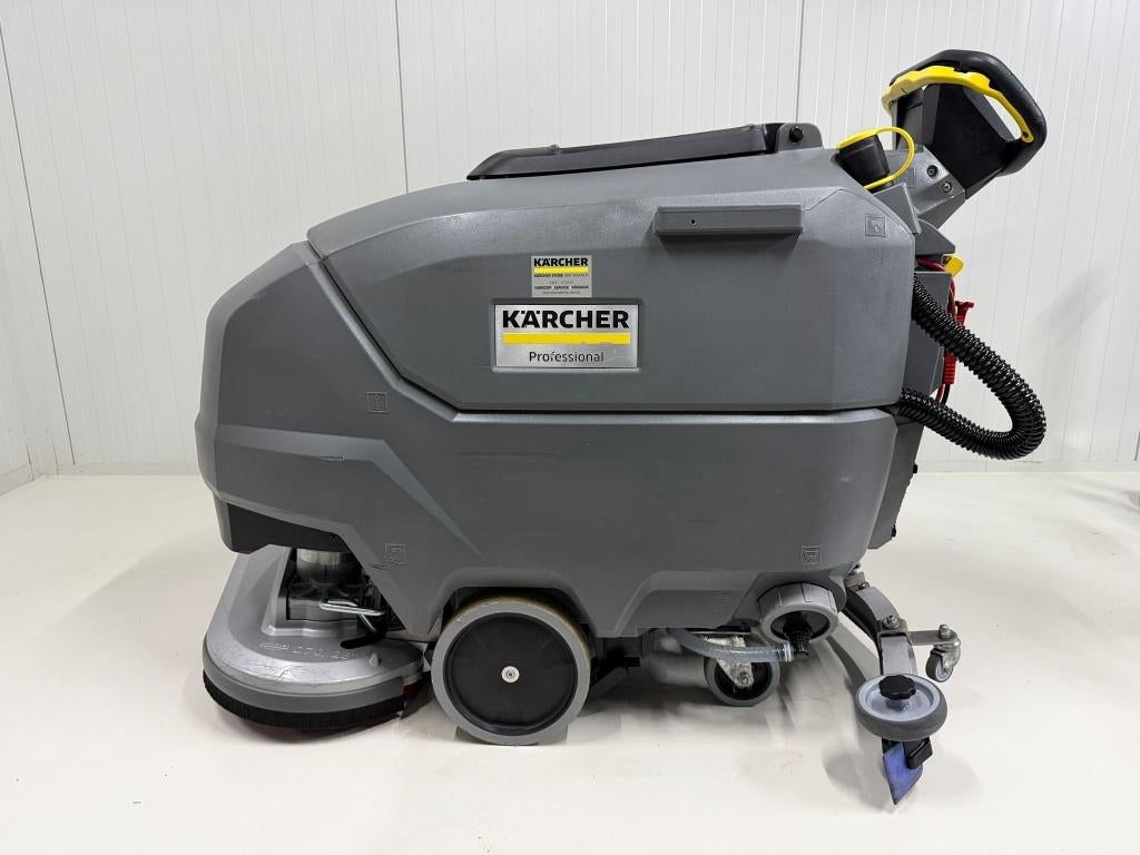 KARCHER Schrob-/zuigmachine BD 70/75 W Classic Bp Pack 170Ah, Ophalen of Verzenden, Zo goed als nieuw, Schrobmachine