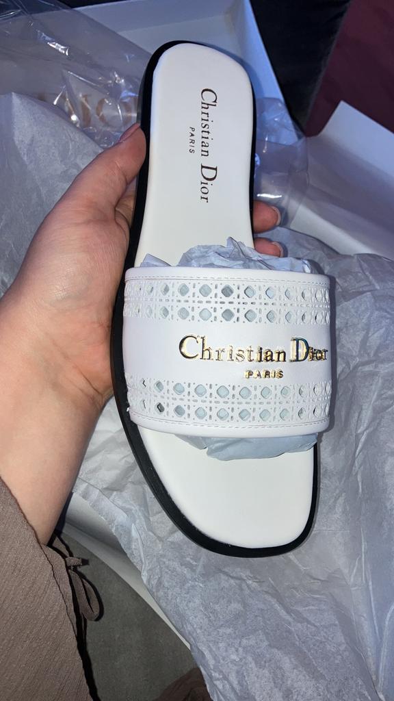 Dior slippers maat 40, Kleding | Dames, Slippers, Wit, Nieuw, Ophalen of Verzenden