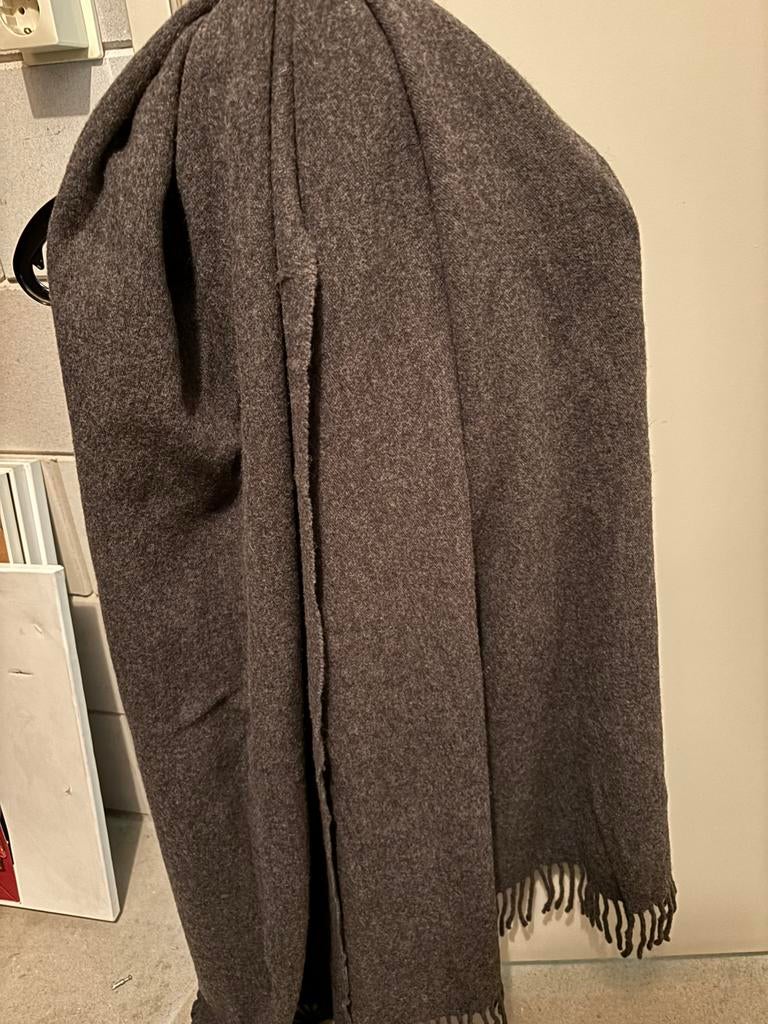 Coisa 100% merino wol xxl sjaal donkergrijs, Ophalen of Verzenden, Zo goed als nieuw, Maat 46/48 (XL) of groter, Sjaal