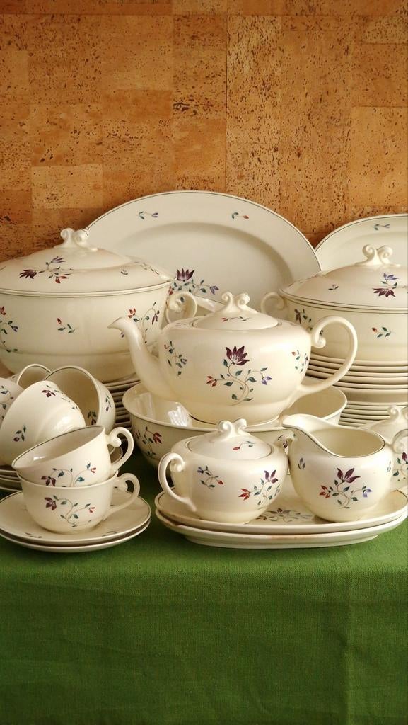 Antiek Petrus Regout Servies - Oma's Erfstuk (zonder borden), Ophalen