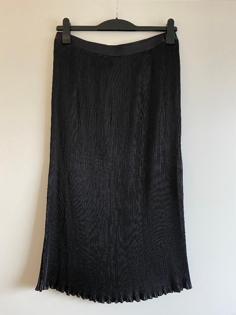 MIDI PLISSEROK ZWART ARKET maat 44, Kleding | Dames, Maat 42/44 (L), Ophalen of Verzenden, Zo goed als nieuw, Onder de knie