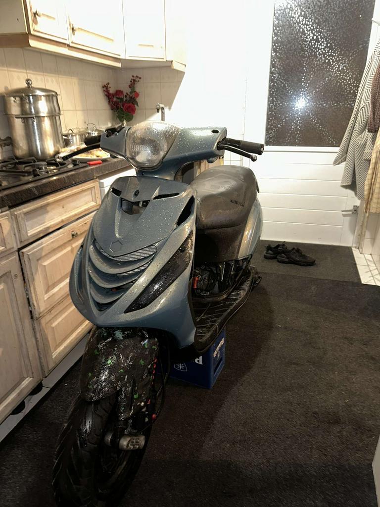 Piaggio zip brom 183 cc 32+pk, Fietsen en Brommers, Ophalen of Verzenden, Zo goed als nieuw, Benzine, Piaggio