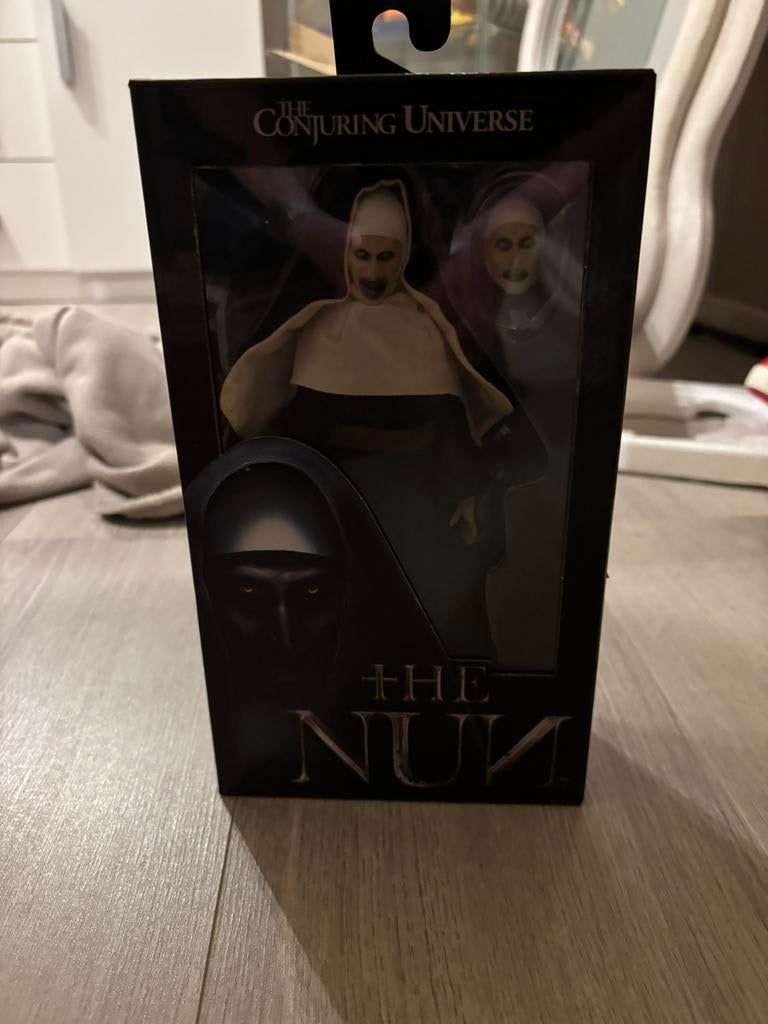 The nun pop, Ophalen of Verzenden, Zo goed als nieuw