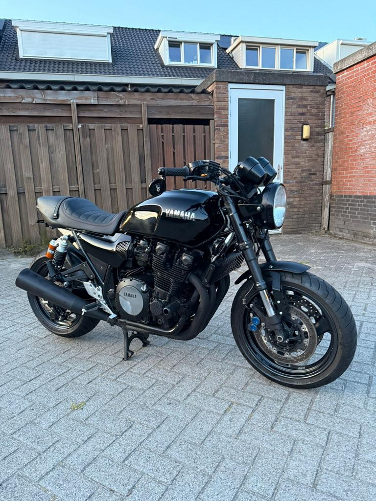 Super mooie zwarte Yamaha 1300 XJR custom caferacer, 2 cilinders, Motorrijbewijs A, Particulier, Meer dan 35 kW