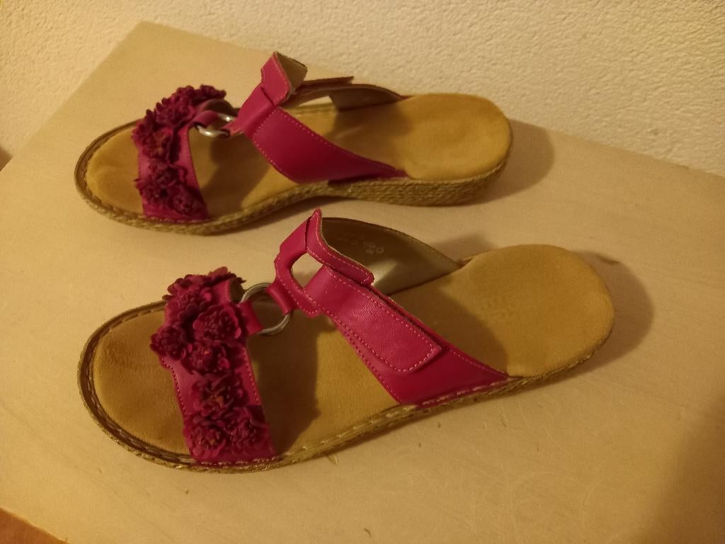 Rieker slippers maat 41, Kleding | Dames, Schoenen, Slippers, Ophalen of Verzenden, Zo goed als nieuw, Roze