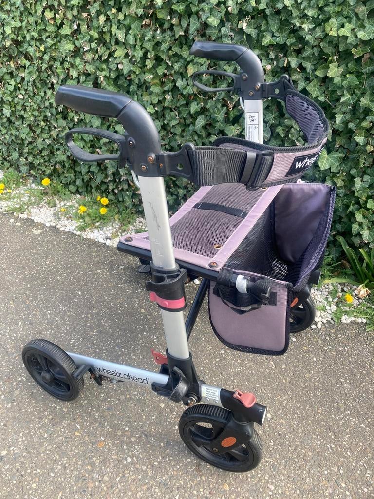 Gebruikte Wheels ahead inklapbare rollator, Diversen, Ophalen