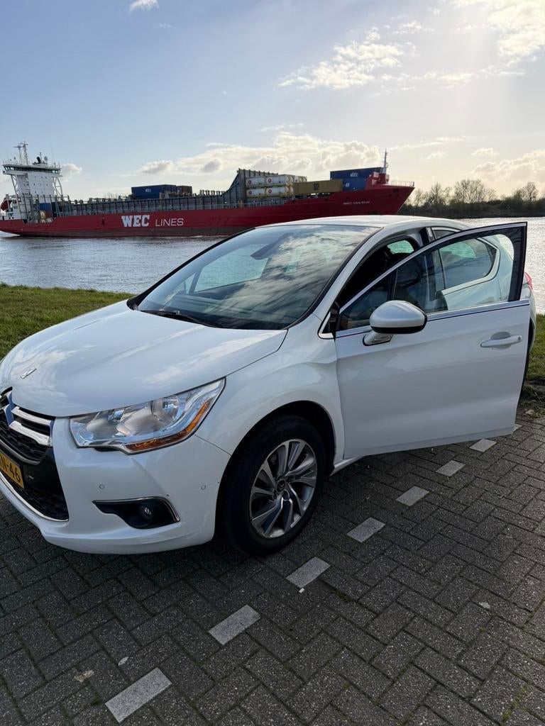 Citroën DS4 1.6 VTI 88KW 2013 Wit, Auto's, 4 cilinders, Wit, Origineel Nederlands, 1598 cc